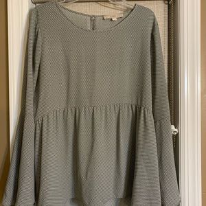 Gray/blue geometric print peplum top